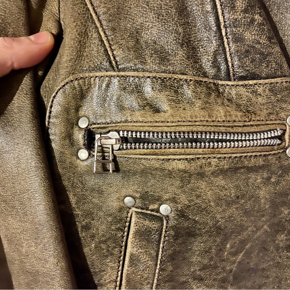 ZARA chocolate brown quality genuine leather
Motorcycle DISTRESSED Jacket- Large - Picture 16 of 16